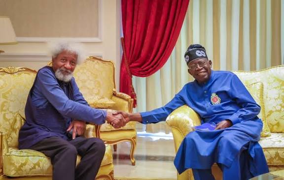 Intervention du Nigéria pour déjouer le coup d'État au Bénin : Le prix Nobel Wole Soyinka critique Tinubu